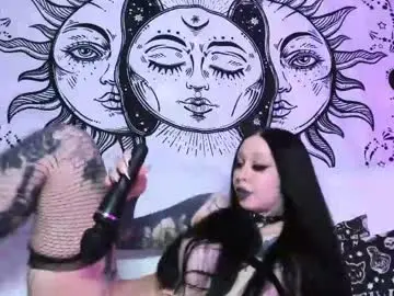 Chaturbate Live Sex Cam of sweeeet_poison