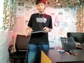 Chaturbate Watch Live Sex Cams of alexandluke1