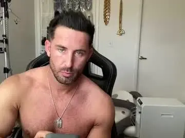 Chaturbate Live Sex Cam of brettmycles