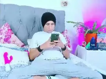 Chaturbate Live Sex Cam of aleme_00