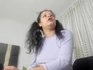 Chaturbate Live Sex Cam of valery_hot692