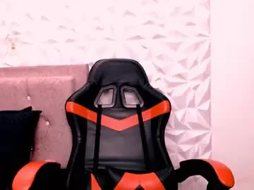 Chaturbate Sex Cam of carolinelover_35