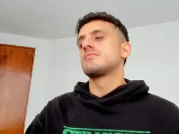 Chaturbate Watch Live Sex Cams of halle_1