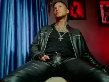 Chaturbate Live Sex Cam of leonnardojaramillo
