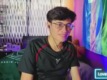 Chaturbate Live Sex Cam of angelito18_twink