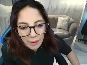 Chaturbate Live Porn of nadia_r_