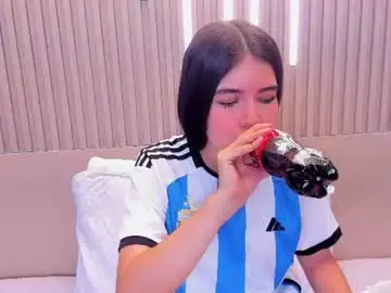 Chaturbate Live Sex Cam of emma_doll7