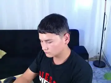 Chaturbate Live Sex Cam of estebancum18