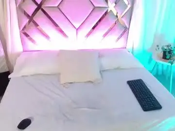 Chaturbate Live Sex Cam of milamonroexx