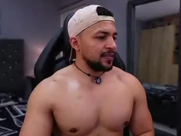 Chaturbate Best live sex cam show of loganmartinx
