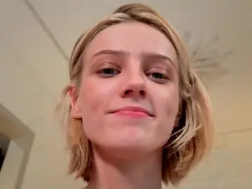 Chaturbate Watch Live Sex Cams of evangel111