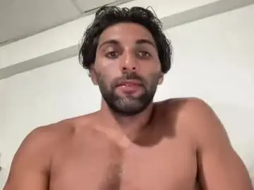 Chaturbate Adult Webcam of fitcurvyman4fun_69