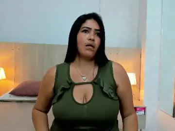 Chaturbate Live Sex Cam of naomi_miranda