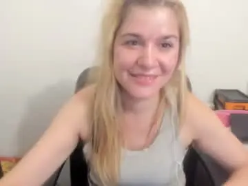 Chaturbate Live Sex of artsyandcraftsy_