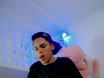 Chaturbate Live Porn of sombra_18