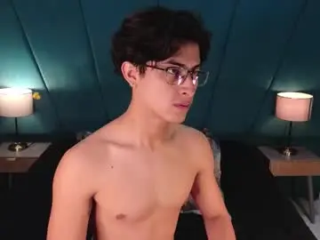 Chaturbate Live Sex Cam of aaron_eze