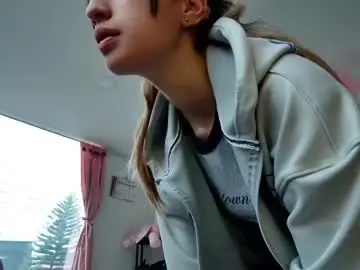 Chaturbate Adult Video Chat of barbie20_