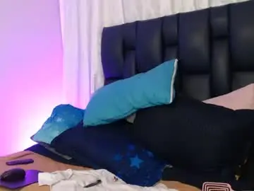 Chaturbate Sex Cam of bella_lr