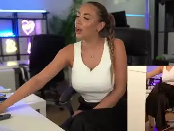Chaturbate Live Sex Cam of babesgowild