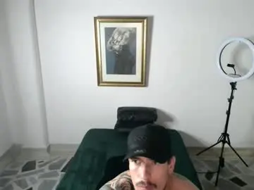 Chaturbate Free Porn Cam of alex_orionjs