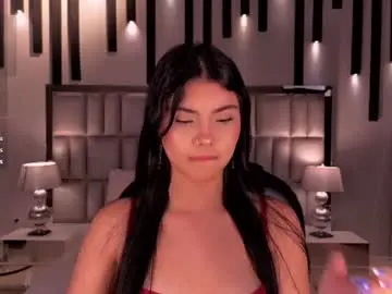 Chaturbate Free Live Porn of mialaurence_