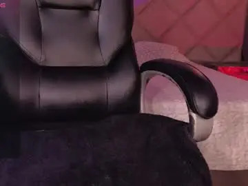 Chaturbate Free Porn Cam of mialaurence_