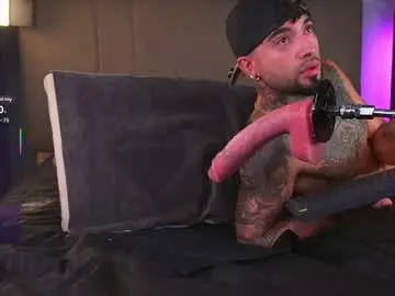 Chaturbate Nude Webcam of samuelboytattoo
