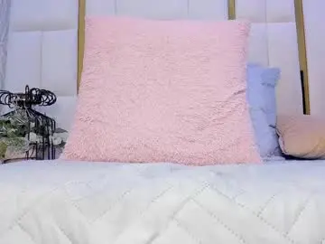 Chaturbate Free Live Porn of hillary_uckerman_