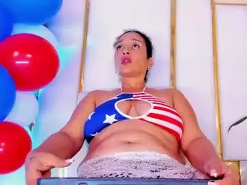 Chaturbate Free Live Porn of rosalinda_77