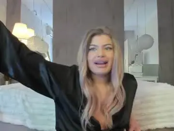 Chaturbate Live Sex Cam of sylvereyesz