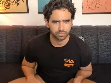 Chaturbate Live Sex Cam of bradleymartin7