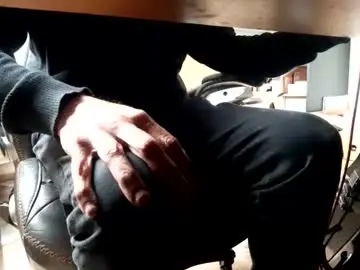 Chaturbate Live Sex Cam of bellebate