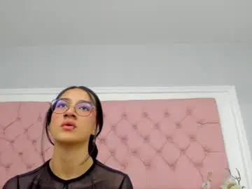 Chaturbate Nude Webcam of sarahdollss