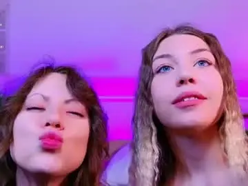 Chaturbate Live Sex Cam of shine_abby_