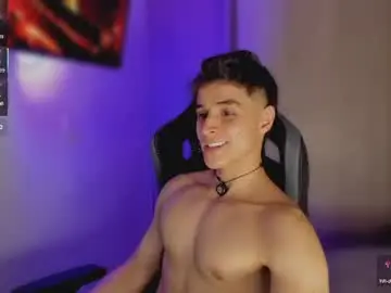 Chaturbate Live Sex Cam of thomklein