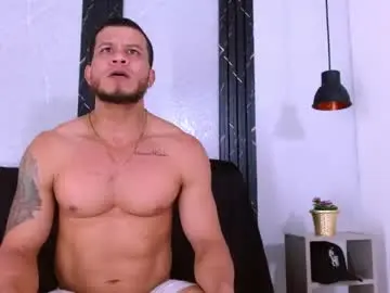 Chaturbate Live Sex Cam of maximiliano_stronge