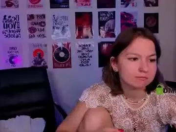 Chaturbate Live Sex Cam of chloe_ley