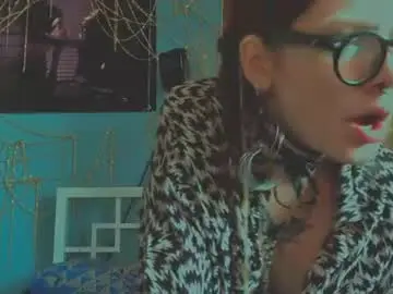 Chaturbate Adult Video Chat of viviendarkbloom