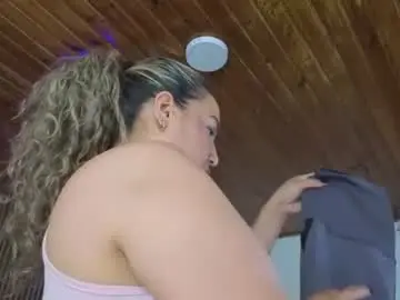 Chaturbate Live Sex Cam of marie_hss