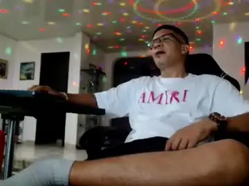 Chaturbate Sex Chat of damyan_2003