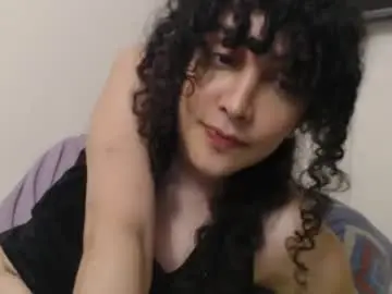 Chaturbate Free Live Porn of apolosbitch