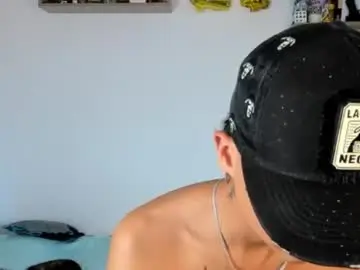 Chaturbate Sex Chat of alejoo_storms