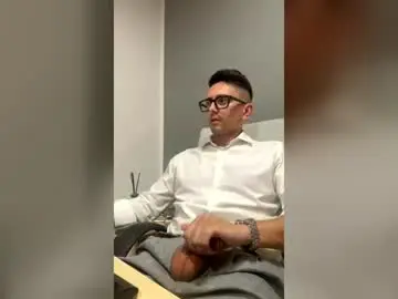 Chaturbate Live Sex Cam of masterboss_fl