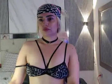 Chaturbate Live Sex Cam of julieta__fox_