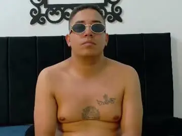 Chaturbate Sex Cam of james_02__
