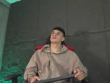Chaturbate Live Sex Cam of joseph__boy