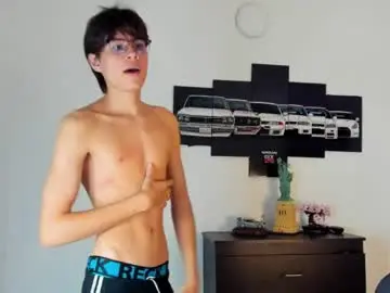 Chaturbate Live Sex Cam of ryan_bronw