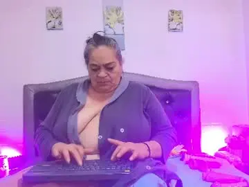 Chaturbate Live Sex Cam of queenmature