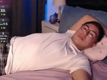 Chaturbate Free Porn Cam of andrewmhilton_