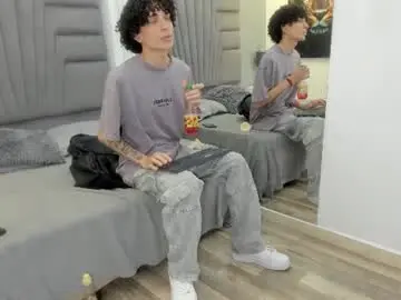 Chaturbate Live Sex Cam of johan_tim